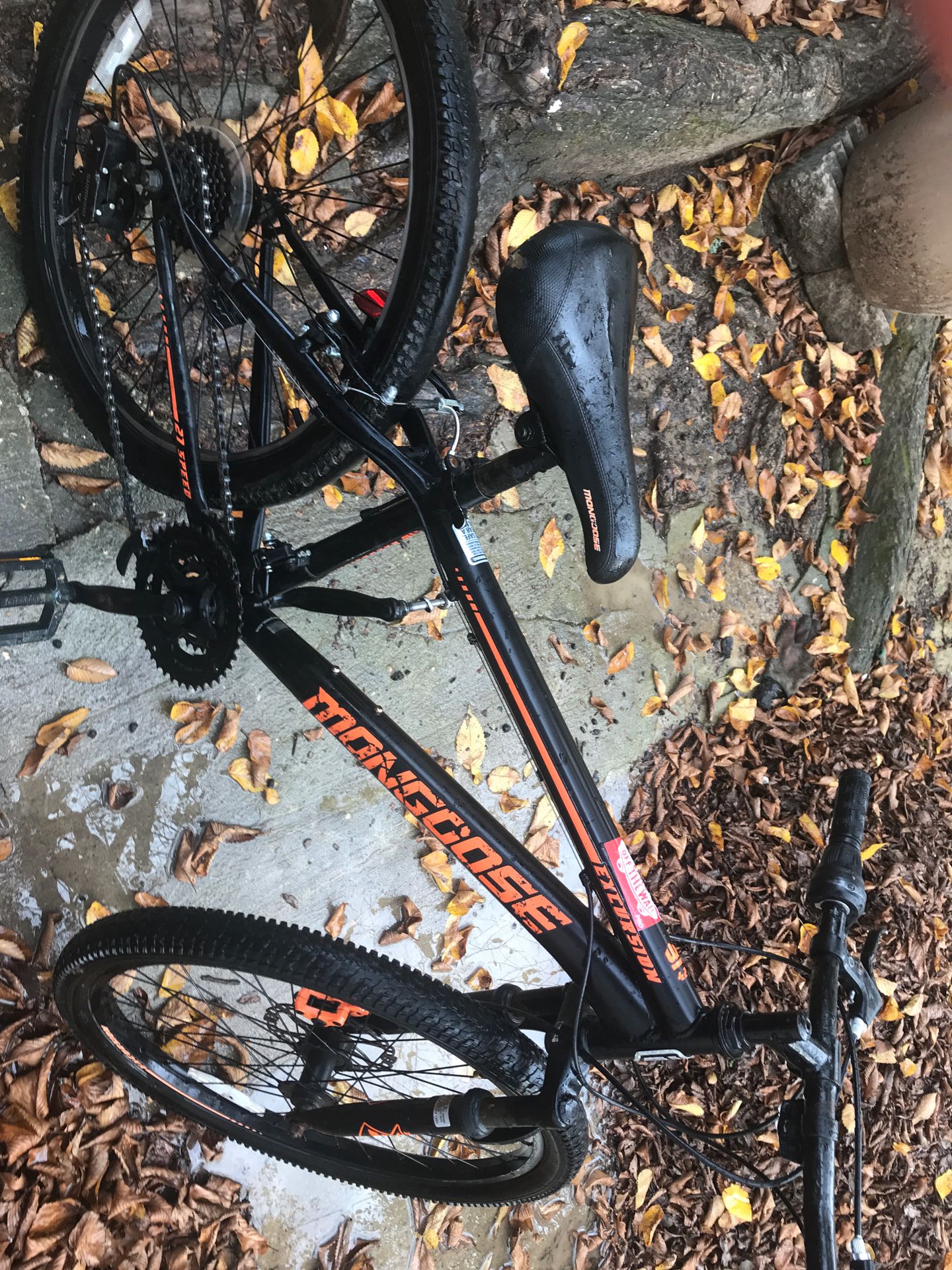 Mongoose excursion orange and black bike