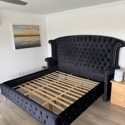 King Bed Frame (Like New)
