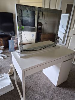 Desk, and hello kitty vanity mirror, also chair set of 3 items