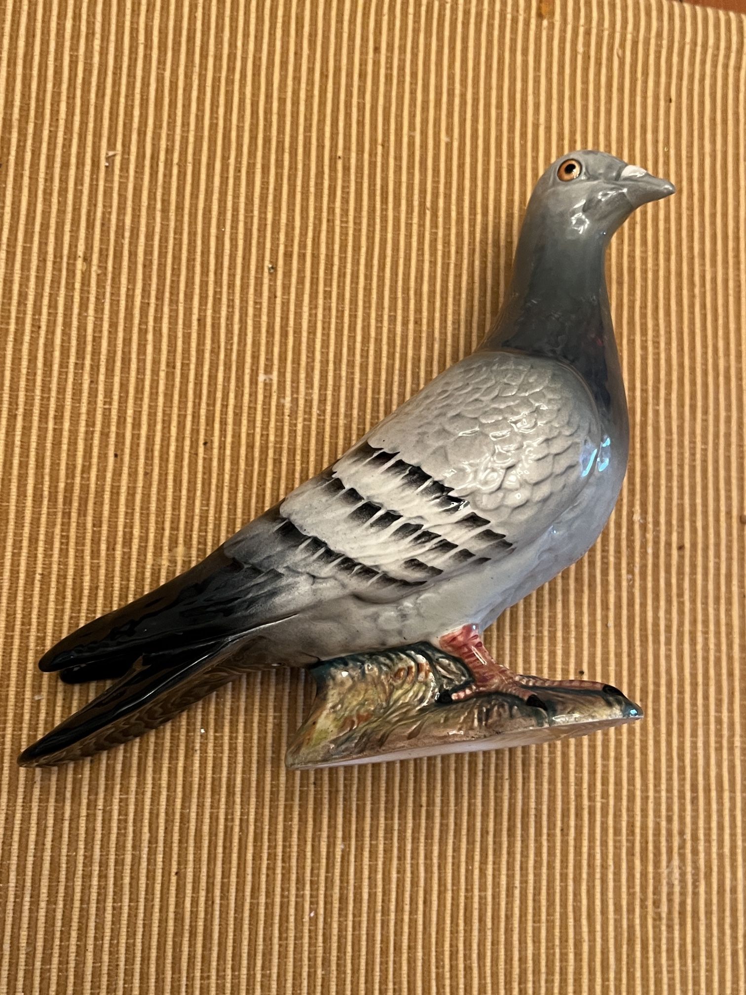 Vintage Beswick England Pigeon