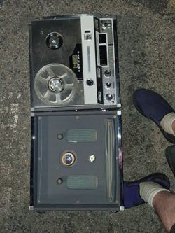 Concord Stereophonic 880 reel to reel tape recorder and player