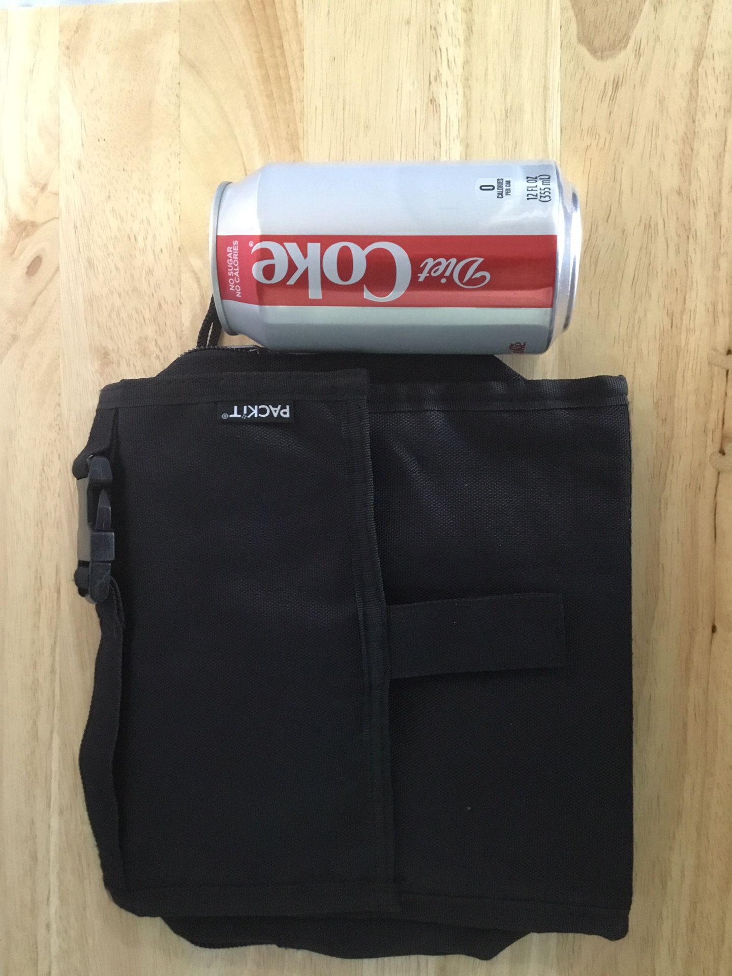 Packit lunch cooler. Gel lined on all sides. Freeze overnight. Great for lunch or cans of pop.