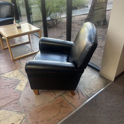 Lobby Chairs Two Tables 