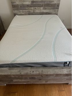 Tempurpedic queen mattress & box