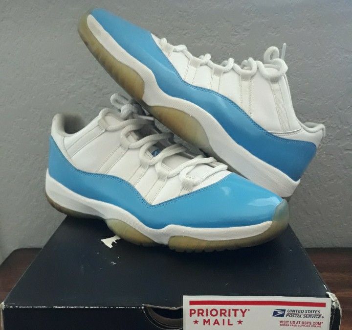 Air jordan 11 retro low unc size 10.5