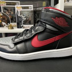 Air Jordan 1 HI FlyEase