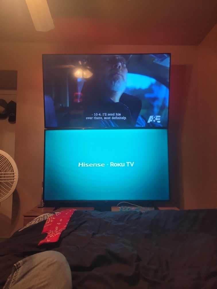 60 Inch HISENSE Smart TV Roku