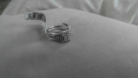 Diamond engagement ring