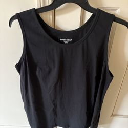 4 NEW WOMAN WITH IN SLEEVELESS TOPS