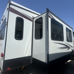 2020 Pioneer By Heartland Rv/ Fifth Wheel/ Travel Trailer 