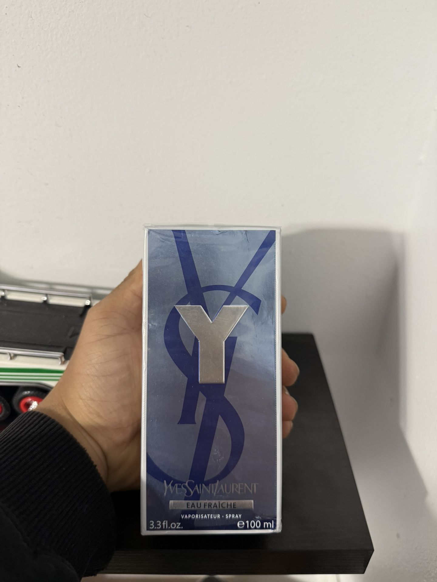 YSL EAU Fraiche cologne ( 3.3 fl.oz) comes with a free 1.05 oz cologne($70OR BEST OFFER‼️)