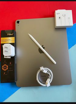 Apple IPad Air 13” (M2 chip / 2024 ) 128GB with Pen, keyboard & Accessories (100% battery) + warranty apple care +