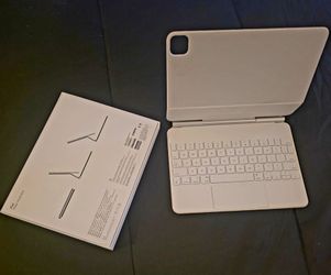 Apple Magic Keyboard for iPad 11 Inch White w/ Original Box