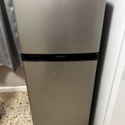 Frigidaire Mini Fridge With Freezer 