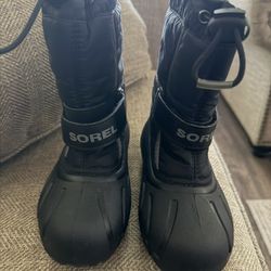 Sorel Kids Snowboots Size 12 (Never Worn)