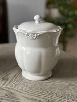 Ribbed Kitchen Canister