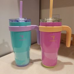 2 24oz tumblers.