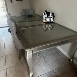Dining Table & Chairs 