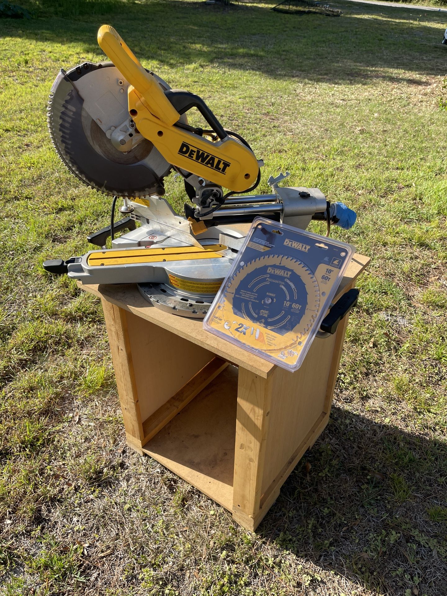 Dewalt SAW 12" DOUBLE BEVEL SLIDING