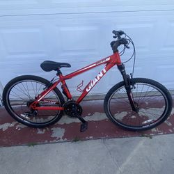 Bicycle Giant SE Boulder Size 26 