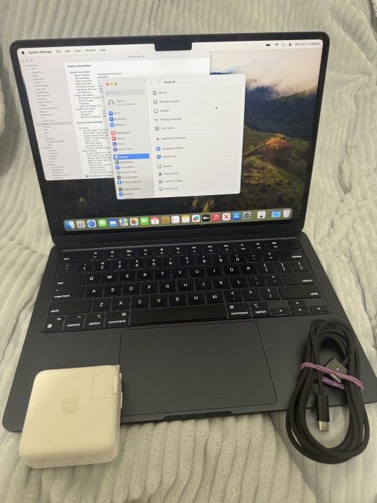 MacBook Air 13inch M3 8GB RAM/ 256GB SSD