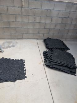Interlocking flecked rubber gym floor tiles Full set ×32