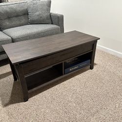 Lift top coffee table