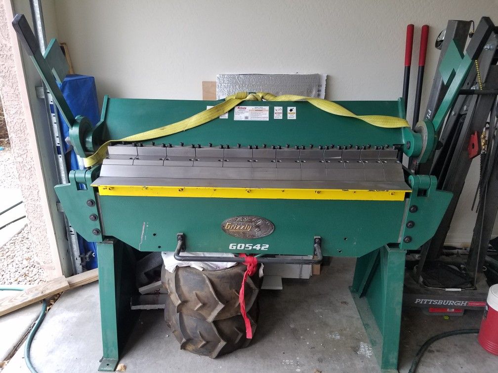 Model G0542 48in Grizzly pan and box brake