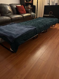 Portable twin bed