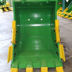 Excavator Hitachi ZX 200 Heavy Duty Rock Bucket 36 Inches Width