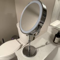 Light-Up Vanity Mirror