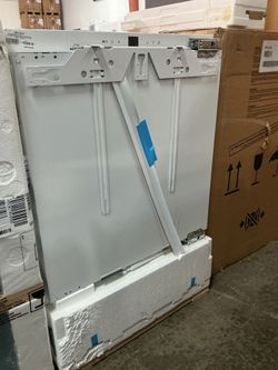 Liebherr UR500 Undercounter Refrigerator (Open Box / Scratch & Dent)