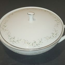 Noritake China Annabelle 6856 Covered Round Vegetable Bowl With Lid