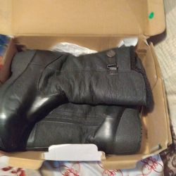  Size 8 Khombu Winter Boots 