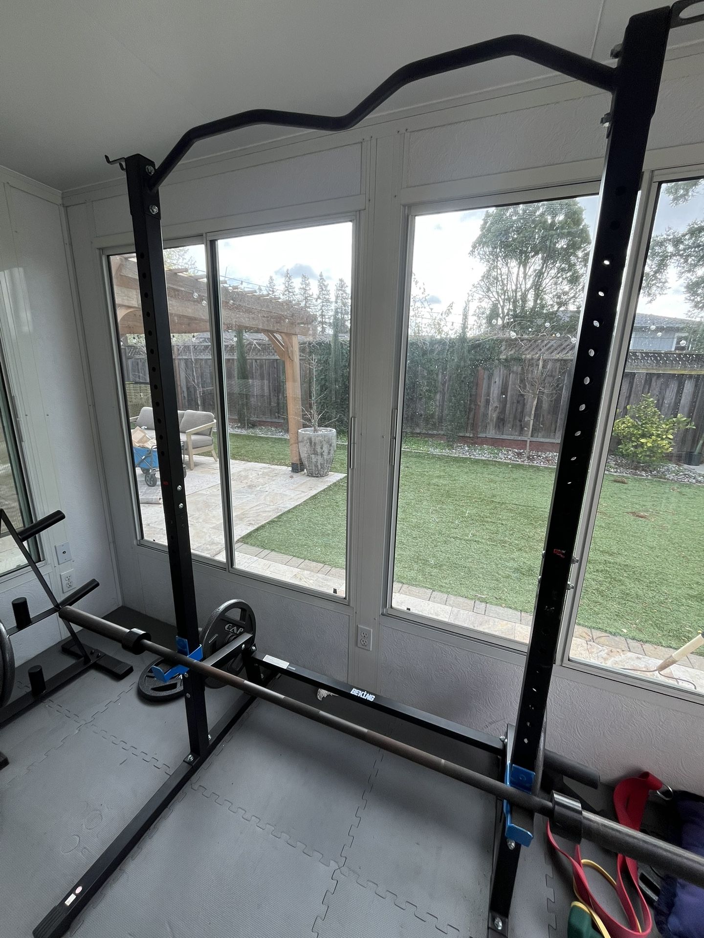 Squat Bench Rack + 45 lbs Barbell