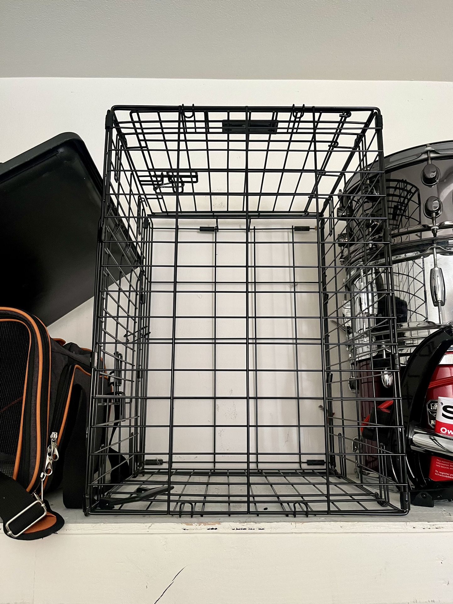 Dog Crate 19.5” X 24”