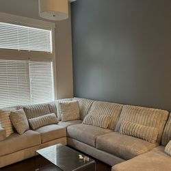 Couch Set 2500 Value 