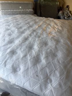 California king size bed mattress king koil extended life medium firm Serta Sealy intimate Kluft hotel collection Stearns & foster Tempurpedic saatva