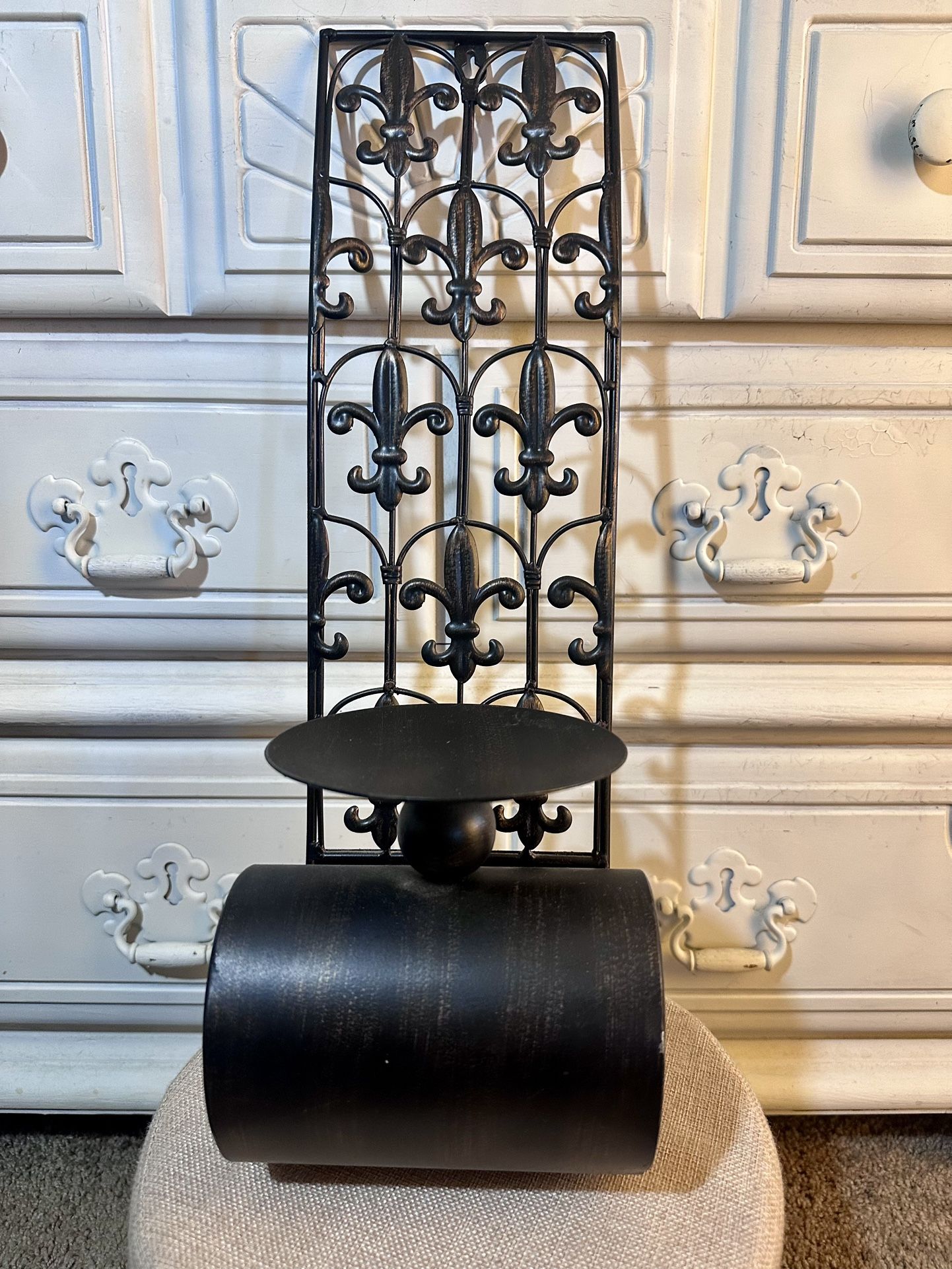 Gorgeous Decorative Metal Wall Sconce