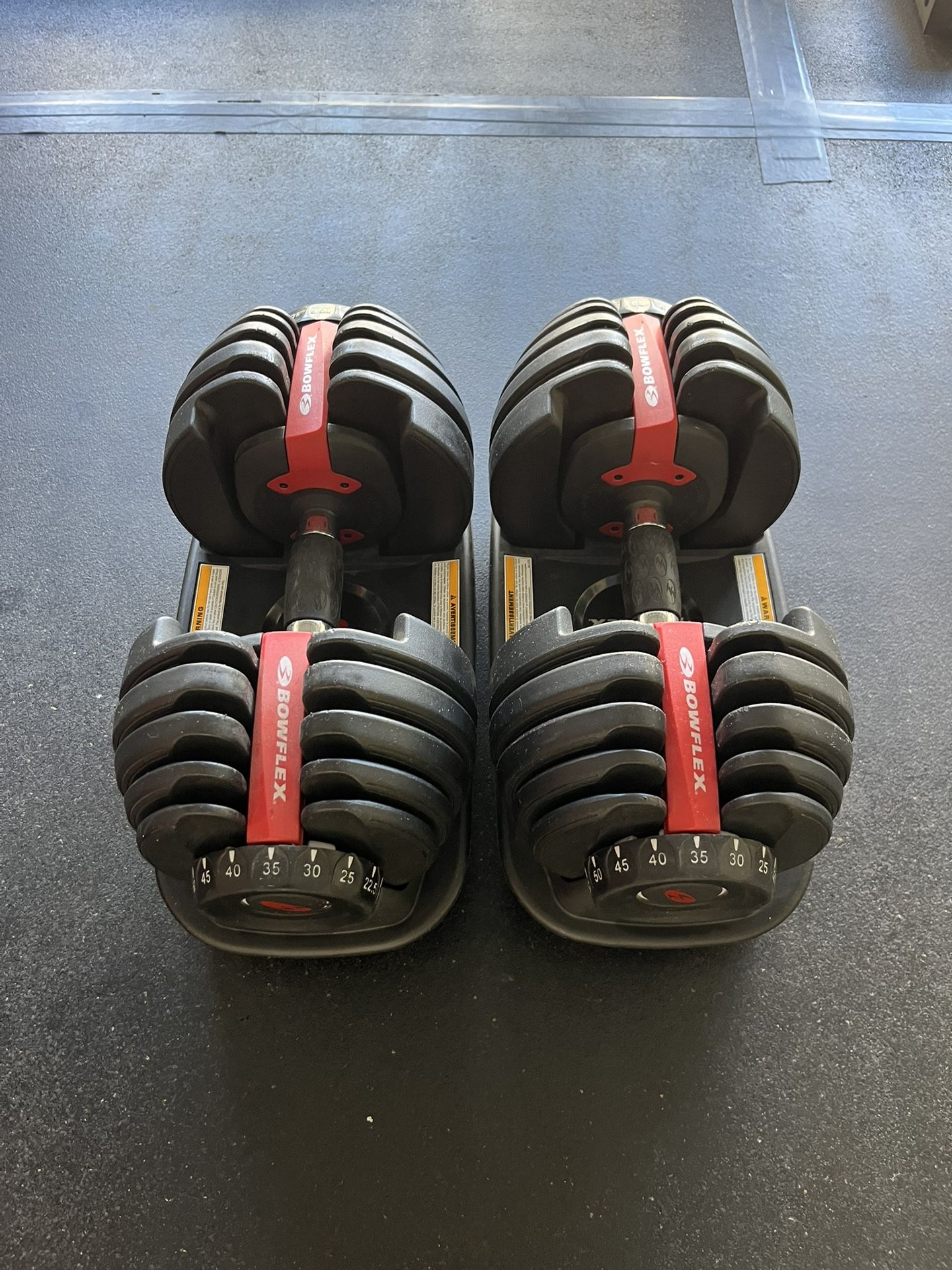 Bow Flex adjustable Dumbbells 