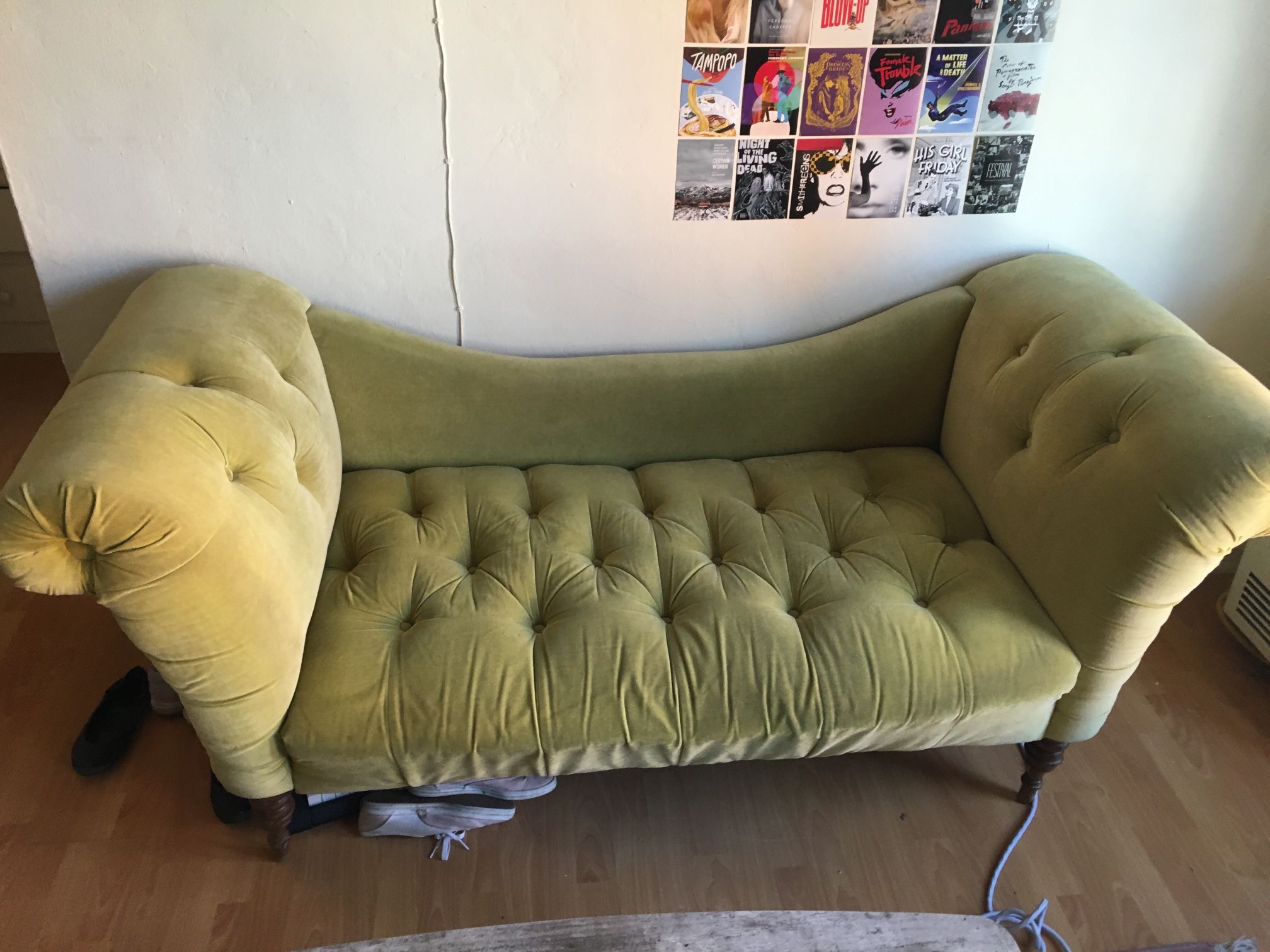 adorable green loveseat/fainting couch
