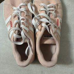 Tenis Adidas talla 4