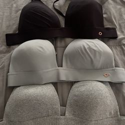 4 Pairs Of Bra’s 38C