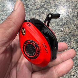 Lew’s LZR Pro Speed Spool Baitcasting Reel 