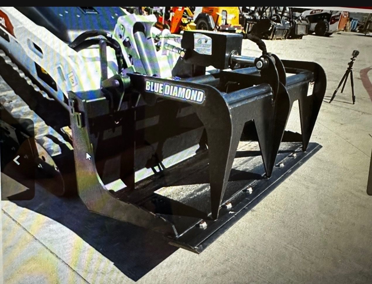 BLUE DIAMOND GRAPPLE BUCKET 