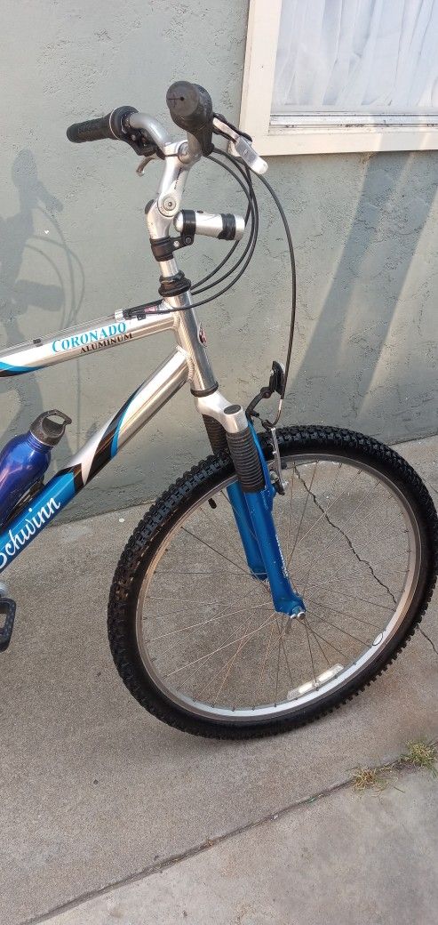 schwinn coronado bicycle Schwinn Coronado Aluminum Frame Bicycle for Sale in Lincoln Acres, CA