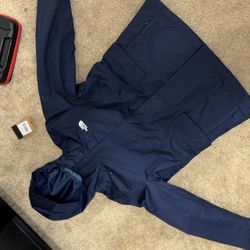 North face Thermal Coat Fresh Never Before Worn. Can Send Proof Of Authenticity If Necessary 