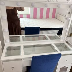 5 Piece Bedroom Set Barely Used Mattress Included 