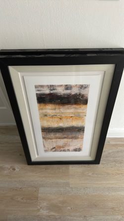 Paintings like brand new. Beautiful