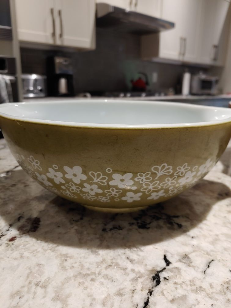 Two CorningWare Pyrex 444 bowls